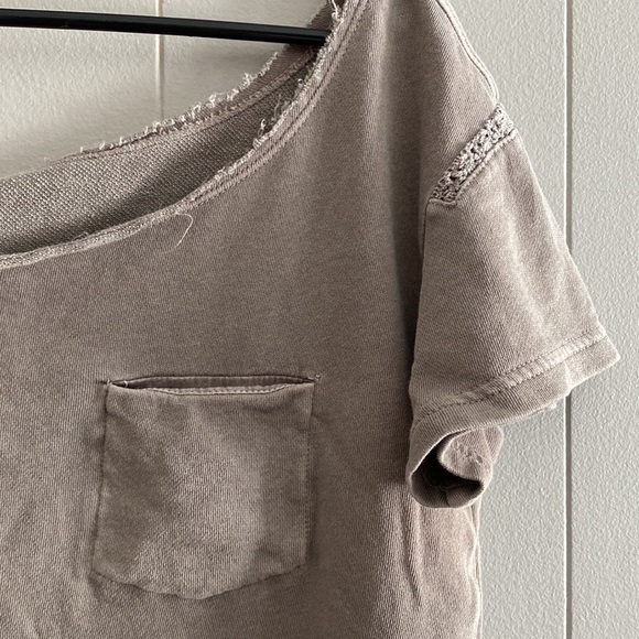 American Eagle off the shoulder cropped tee size L - Picture 4 of 8